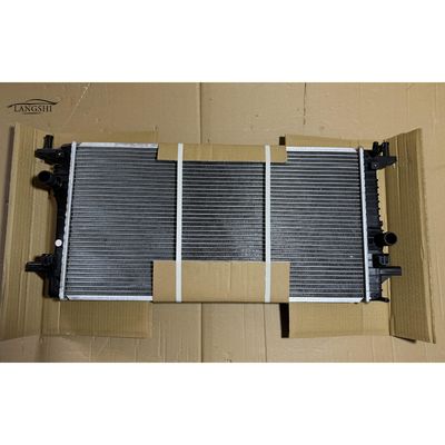 Giá tốt. 10122633 Phụ tùng phụ tùng ô tô Máy tản nhiệt nhôm cho MG 6 và ROEWE RX5 Hệ thống làm mát xe hơi trực tuyến